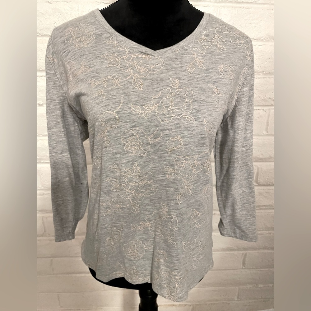 Rebecca Malone Grey and Floral V-neck 3/4 sleeve top, size XL